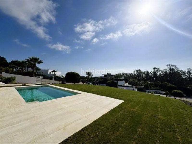 Foto 49af8077-7289-422d-b8fc-15ba743e7bb3. Xalet amb calefacció aparcament piscina a Sotogrande alto Sotogrande