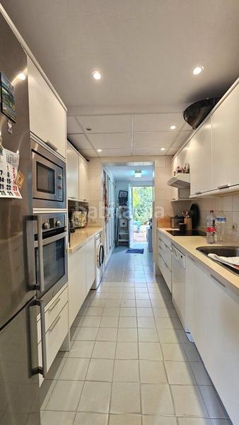 Foto 7078d702-cc38-4c6c-ad80-b9dc54a1a99e. Xalet amb calefacció aparcament piscina a Sotogrande alto Sotogrande