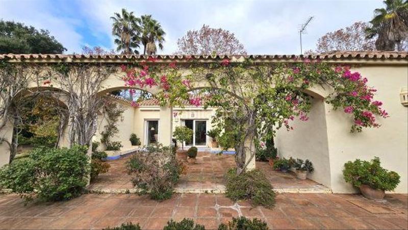 Foto 930b064e-2dda-4e88-b12c-23baf306c5ec. Xalet amb calefacció aparcament piscina a Sotogrande alto Sotogrande