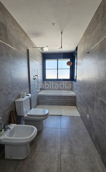 Foto 4c330520-7528-4594-87fa-6f286ec9e7e5. Apartament amb calefacció aparcament piscina a La Alcaidesa