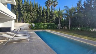 Rent Chalet in Sotogrande Alto. Villa en alquiler en sotogrande alto, 5 dormitorios.