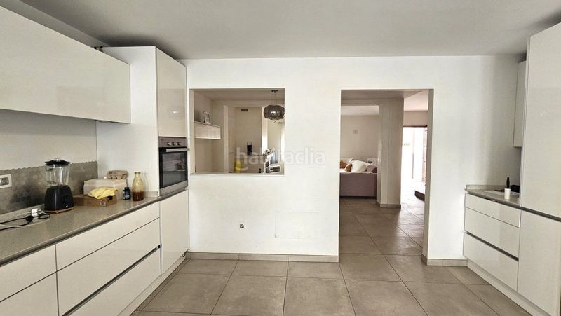 Foto b3abcff1-51a4-43d7-b5b7-8fd110a625af. Casa amb calefacció piscina a Casares pueblo Casares