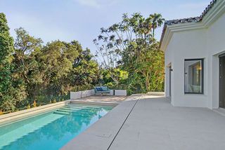 Xalet a Sotogrande Costa. Villa en venta en sotogrande costa, 5 dormitorios.