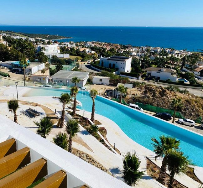 Foto b184e178-72a8-4f28-a93e-482f24bf08f5. Apartament amb calefacció aparcament piscina a La Alcaidesa