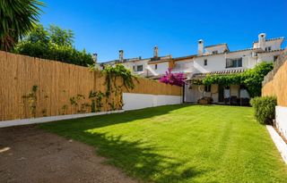 Reihenhaus in San Enrique-Guadiaro-Pueblo Nuevo. Casa adosada en venta en pueblo nuevo de guadiaro, 4 dormitorios