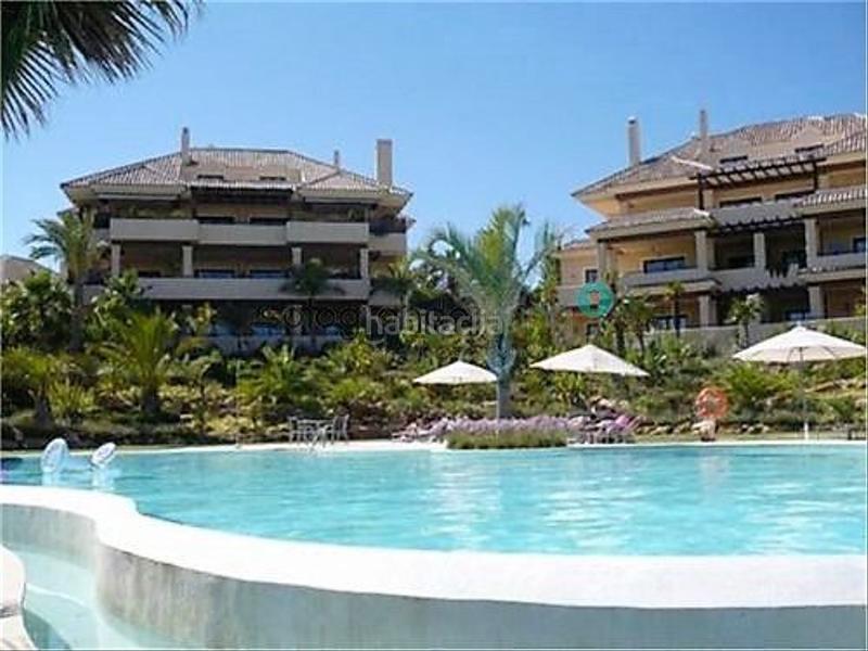 Foto 4371af6f-98b7-40ce-b974-f95def04c787. Apartment with heating parking pool in Sotogrande alto Sotogrande