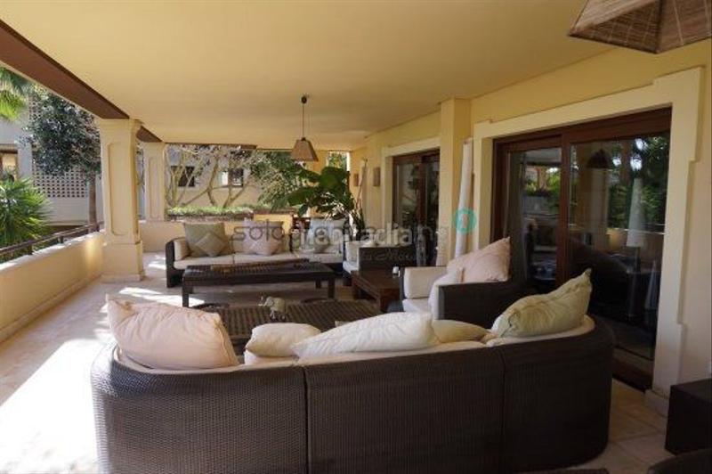 Foto 437ff8d8-32cd-41d4-980e-146bf5475f4f. Apartment with heating parking pool in Sotogrande alto Sotogrande