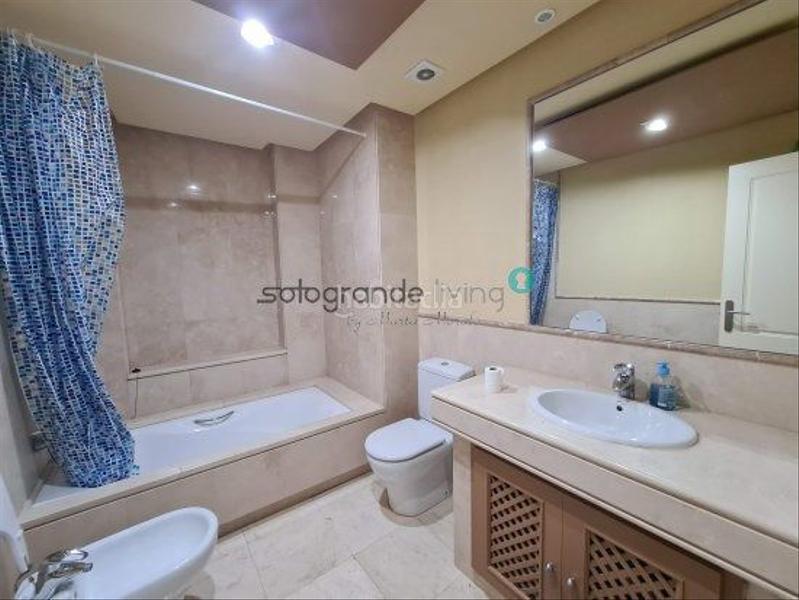 Foto 58f18531-7520-42b2-8590-610f58dbb03c. Apartment with heating parking pool in Sotogrande alto Sotogrande