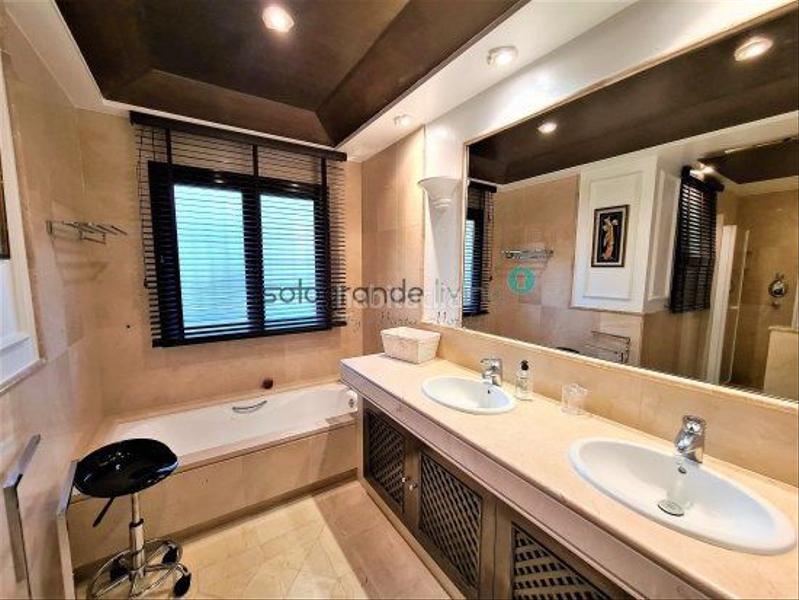 Foto 774d455f-07cc-4499-a13f-99243a8c53e5. Apartment with heating parking pool in Sotogrande alto Sotogrande