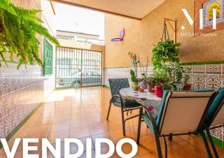 Casa  Carlos arniches. Duplex con garaje en el alquián