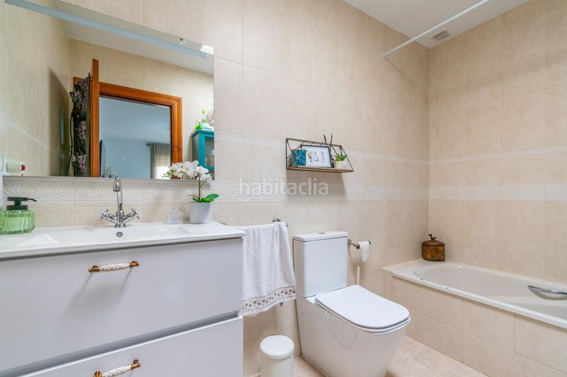 Foto a2be3968-ea35-4dbe-8733-d6d79e56d463. Casa adossada amb calefacció aparcament a La Cañada de San Urbano Almería
