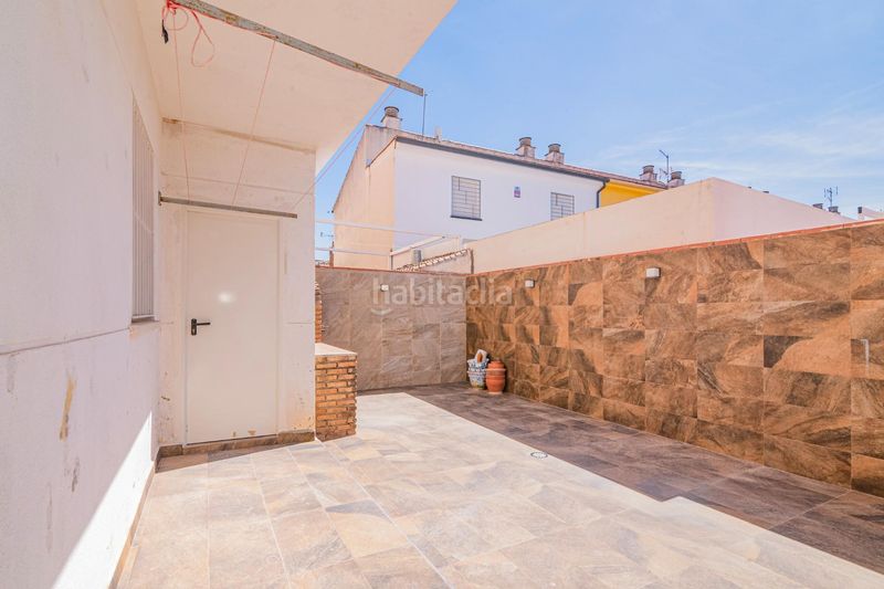 Foto d38f40a4-7d50-4282-8d51-7bc1b86a00bc. Casa adossada amb aparcament a Cúllar Vega