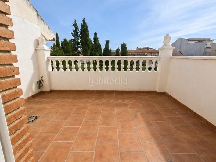 Foto 67e76dd3-f345-480f-bb5f-a1a4585f05aa. Casa aparellada amb aparcament a Híjar Gabias (Las)