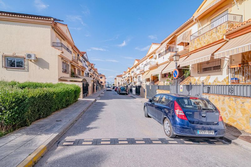 Foto dee0b609-5d27-4366-846b-5926f959ebe2. Casa a schiera con parcheggio in Belicena Vegas del Genil