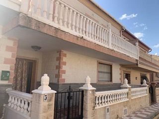 Casa a Escúzar. Venta de bonita casa en la malaha