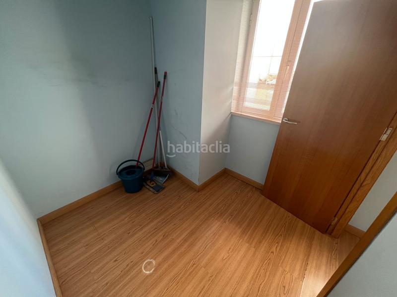 Foto 189f431e-c6c1-4b2f-a718-de21f21751f4. Oficina amb calefacció a Avda de Madrid - Pº de la Estación Jaén