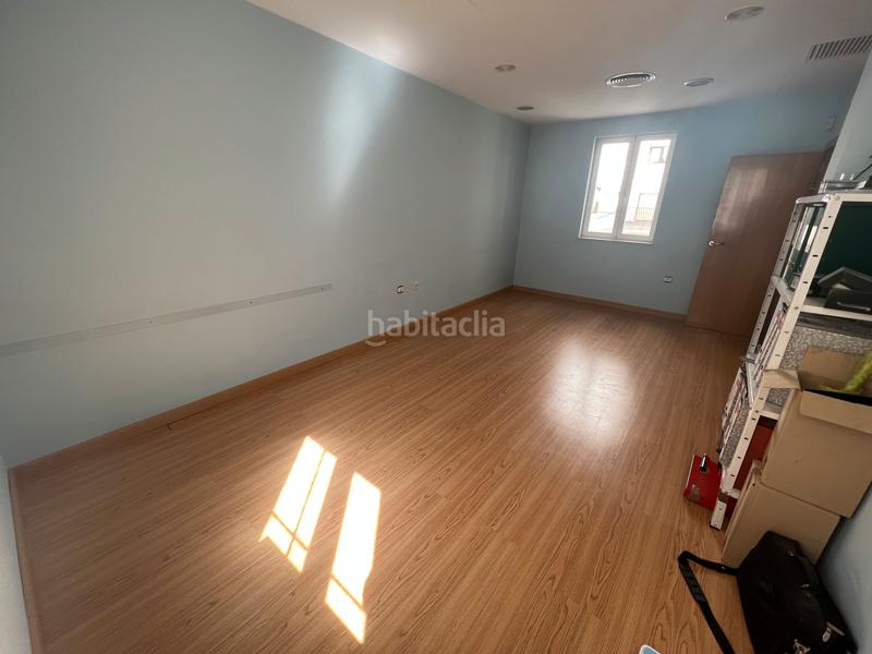 Foto 4c27229e-838b-48f5-98f5-55118e7e432c. Oficina amb calefacció a Avda de Madrid - Pº de la Estación Jaén