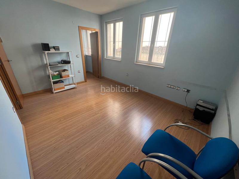 Foto 6237cc60-88dd-4b02-9560-e669b89f0371. Oficina amb calefacció a Avda de Madrid - Pº de la Estación Jaén