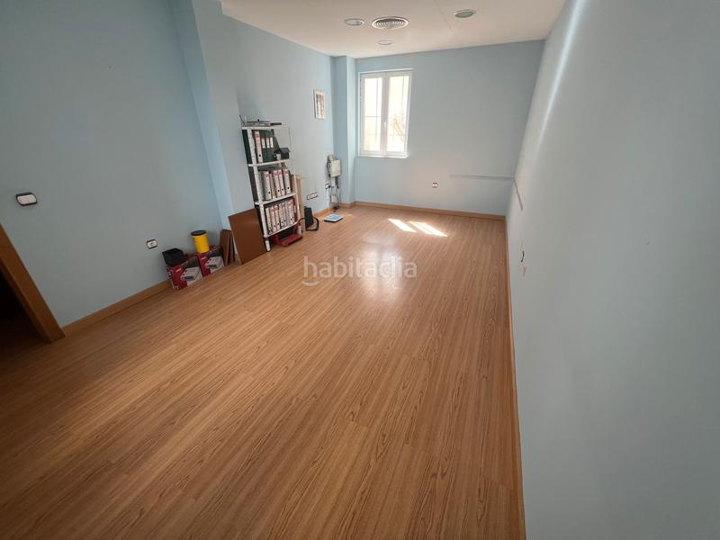 Foto 6e3516f4-2b0d-41b8-abc9-65b738d08b15. Oficina amb calefacció a Avda de Madrid - Pº de la Estación Jaén