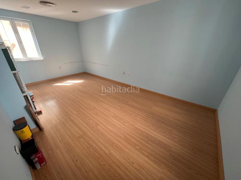 Foto 80bd0967-62a0-44db-98e9-edd81df4335c. Oficina amb calefacció a Avda de Madrid - Pº de la Estación Jaén