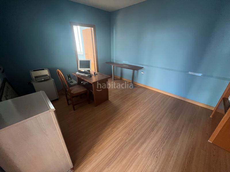 Foto a3b868d2-4bfc-41c0-8ed7-09af64f1ff4b. Oficina amb calefacció a Avda de Madrid - Pº de la Estación Jaén