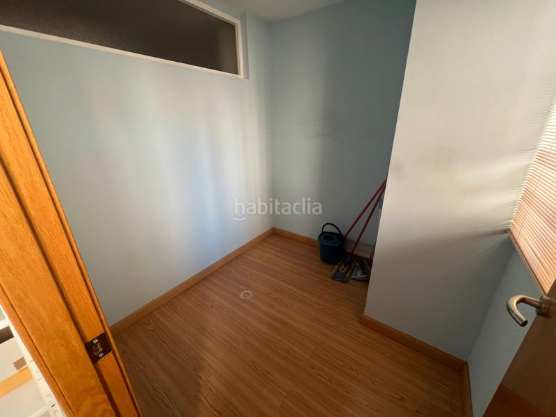 Foto c1f28607-f753-436e-bdc9-6994f1c3984b. Oficina amb calefacció a Avda de Madrid - Pº de la Estación Jaén