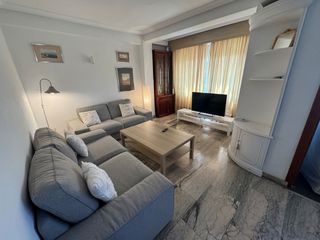 Affitto Appartamento  Calle de baeza. Luminosa vivienda junto al parque de la victoria