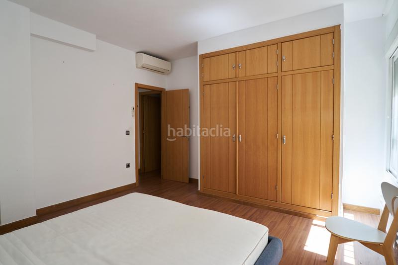 Foto 0810f39c-a134-4347-8d7c-a2796bc0b909. Piso en plaza de la constitución 10 centro, plaza constitución, para entrar sin reformas en Jaén