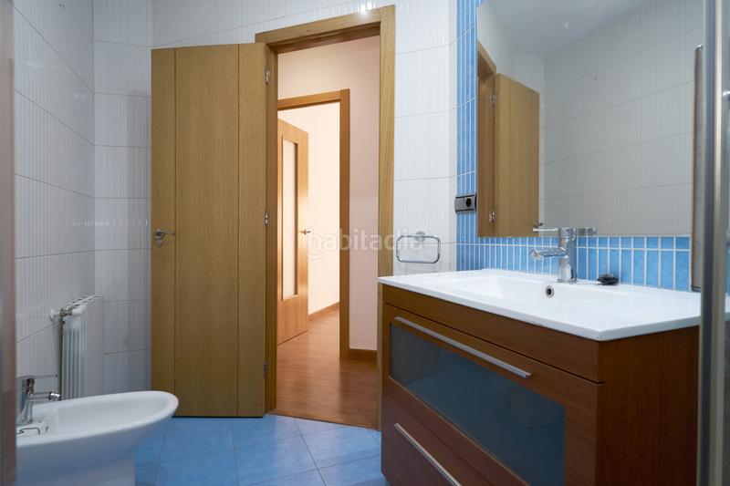 Foto 3879dd6c-1d50-4683-b753-dfc8ea08e010. Piso en plaza de la constitución 10 centro, plaza constitución, para entrar sin reformas en Jaén