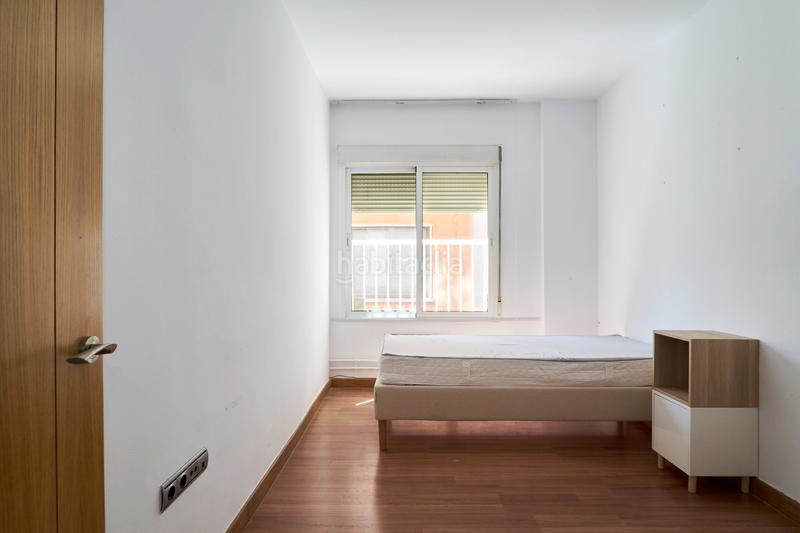 Foto 5b42a1a7-1bc0-49a9-9f91-5f7a3549eeb5. Piso en plaza de la constitución 10 centro, plaza constitución, para entrar sin reformas en Jaén