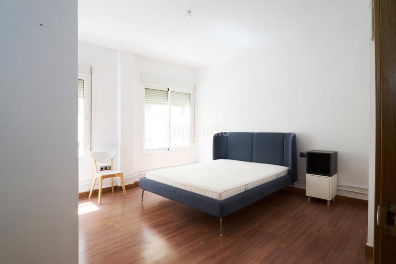 Foto 69fcb73c-1737-405f-8dd4-44388778d6b9. Piso en plaza de la constitución 10 centro, plaza constitución, para entrar sin reformas en Jaén