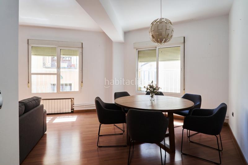 Foto 7b772f89-4244-40e2-b829-e71712ffe1d4. Piso en plaza de la constitución 10 centro, plaza constitución, para entrar sin reformas en Jaén