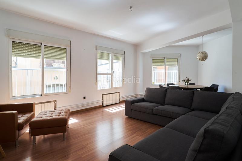 Foto 98aca884-f64d-437f-bc07-c7c2cc06af72. Piso en plaza de la constitución 10 centro, plaza constitución, para entrar sin reformas en Jaén