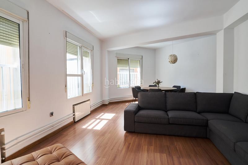 Foto daf4ab3e-09b9-4f6b-9135-14331f400218. Piso en plaza de la constitución 10 centro, plaza constitución, para entrar sin reformas en Jaén