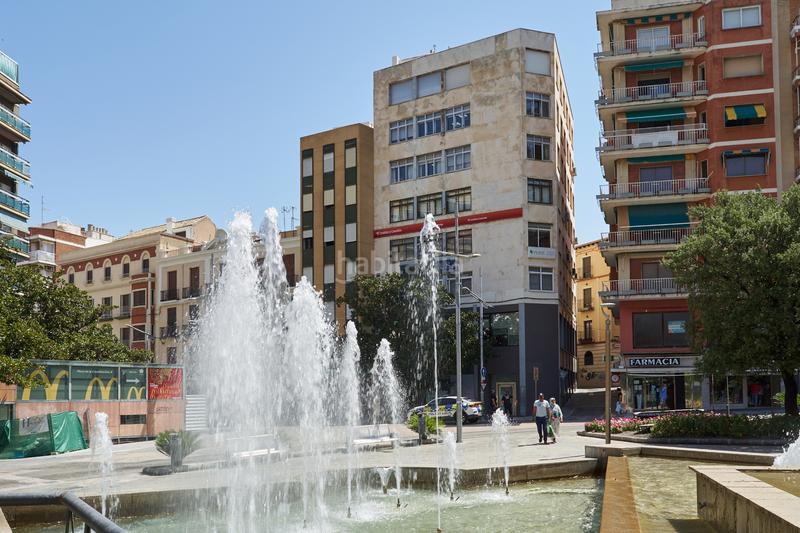 Foto f1522794-baed-42ad-937b-d288bf81b067. Piso en plaza de la constitución 10 centro, plaza constitución, para entrar sin reformas en Jaén