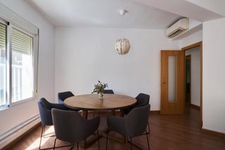 Pis en Plaza de la constitucin 10. Centro, plaza constitucin, para entrar sin reformas