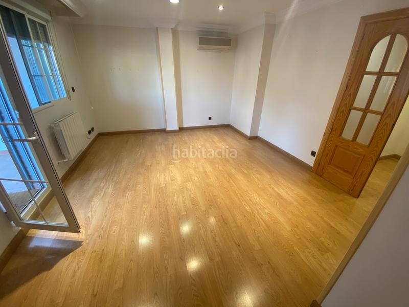 Foto 8356d586-06f8-41e9-bfe0-49caf2ee16b4. Alquiler ático  sin amueblas de 3 dormitorios junto al Hospital en Jaén