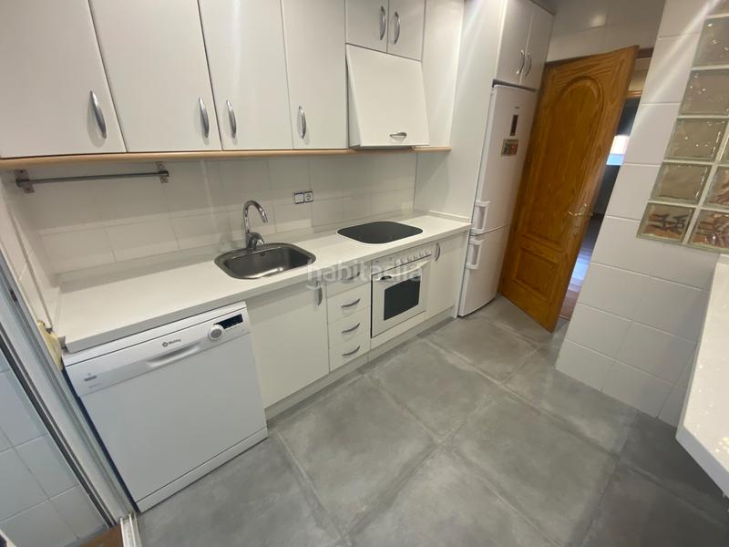 Foto c55a9afd-f94b-49b7-89bb-bec002b37965. Alquiler ático  sin amueblas de 3 dormitorios junto al Hospital en Jaén