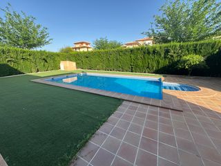 Rent Semi detached house  Camino de jabalcuz. Gran vivienda adosada en entrecaminos