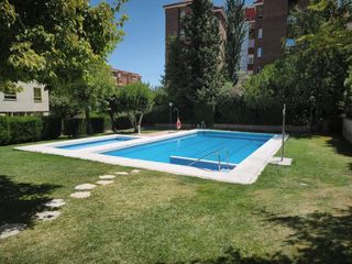 Flat  Calle alberca 2. Pisazo para reformar en zona hospital