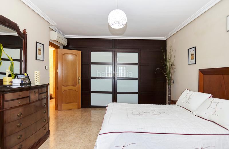 Foto 0be2e4d0-b5d6-4ec4-a98b-65ec4e3d5aa8. Casa adossada amb calefacció aparcament a Renfe - Bulevar 1ª y 2ª Fase Jaén