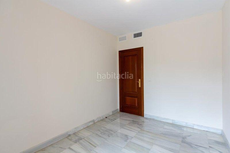 Foto 615609db-58c4-44d4-ba3f-ec0282592ea3. Flat in Crta. De la Sierra Granada