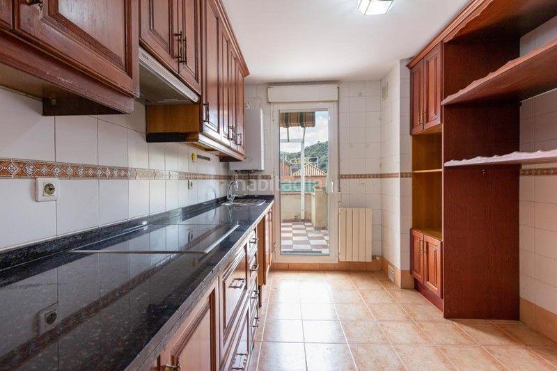 Foto bb42b8f9-c5a1-4bd7-acaa-6c1d4141df5b. Flat in Crta. De la Sierra Granada