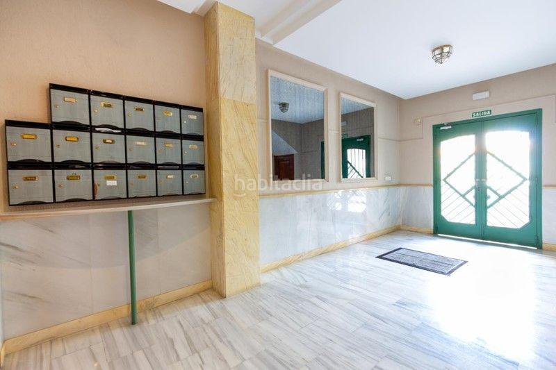 Foto db6201a5-e00b-4a59-9aa1-52eda75efc91. Flat in Crta. De la Sierra Granada