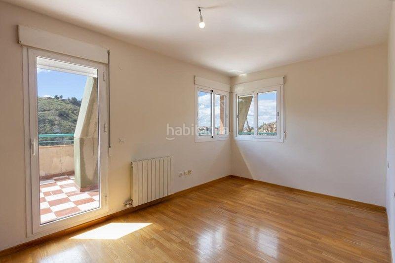 Foto 2d252790-3e9e-45dc-937d-46213cf93317. Piso en Crta. De la Sierra Granada