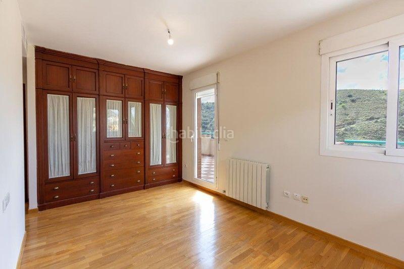 Foto 3b17961f-6db0-4e04-b527-330c01dbe807. Piso en Crta. De la Sierra Granada