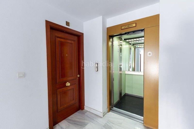 Foto 5c2be78a-9e20-4582-af33-835e077e9d9f. Piso en Crta. De la Sierra Granada