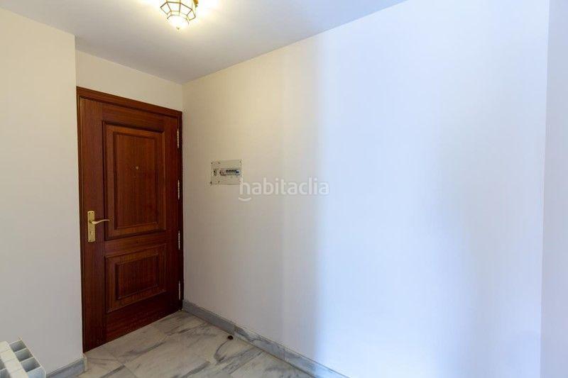 Foto ed9916dd-3db4-4013-be80-bbf1b91f9a2e. Piso en Crta. De la Sierra Granada