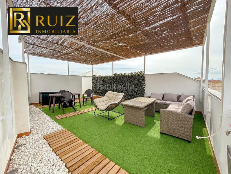 Foto f4ba7a6d-c95b-41f4-9048-40c851984960. Appartamento con piscina in Atarfe