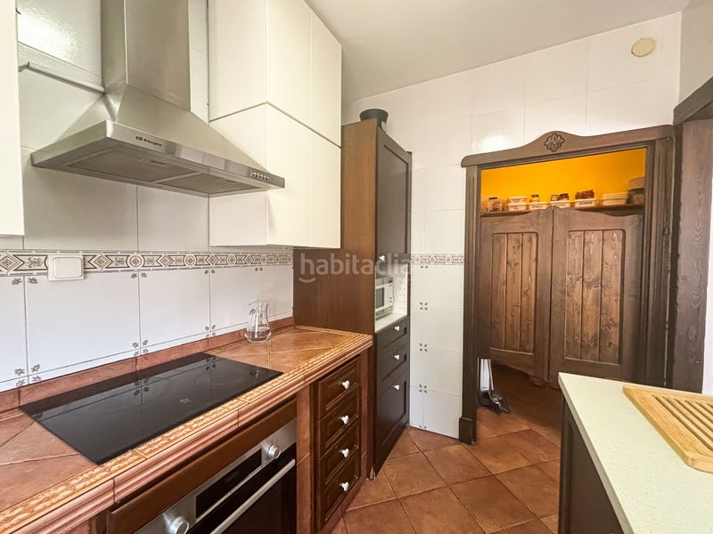 Foto fb1fd29f-281b-4310-ac09-de5d5f7d7a99. Haus mit heizung in Loja